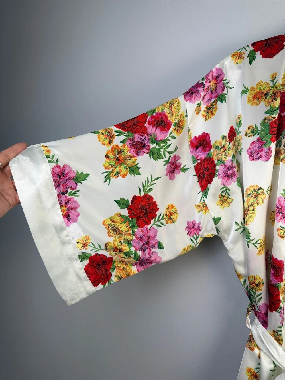 Vintage 90’s Victoria’s Secret Floral Satin Kimono Robe Tie Belt Gold Label OS